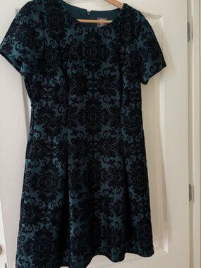 Vince Camuto Black and Green A-line Dress